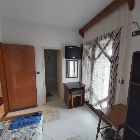Valcsics Villa Panzio Pecs Bagian luar foto