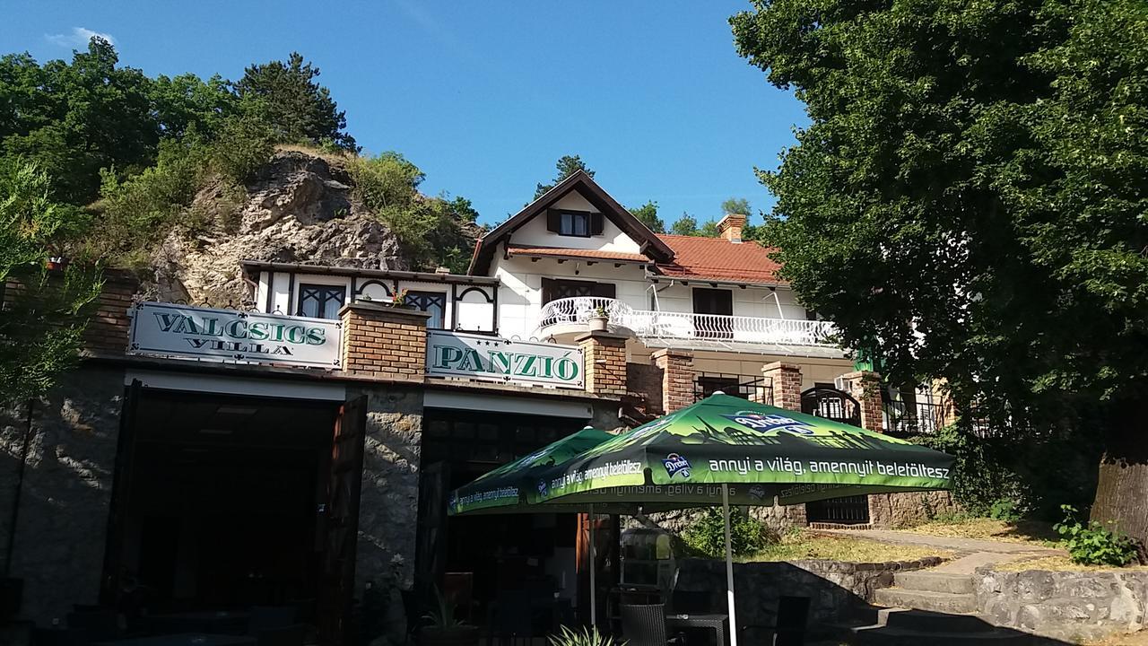 Valcsics Villa Panzio Pecs Bagian luar foto